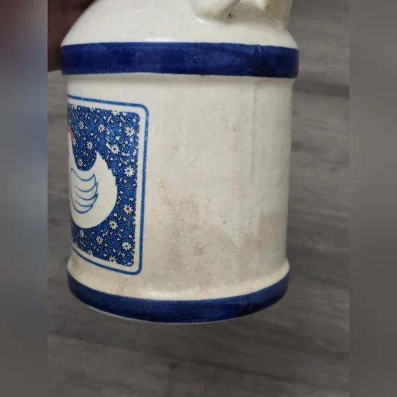 Vtg Farmhouse Chicken Ceramic Milk Can Utensil Holder Blue White - Picture 7 of 8